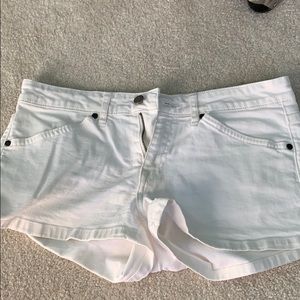 White American eagle shorts